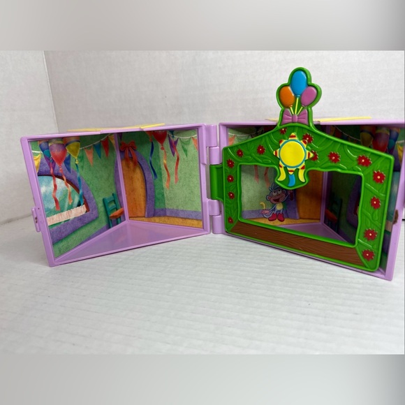 2003 Mattel Dora the Explorer toy figure or cake topper plastic Birthday box - Picture 10 of 15